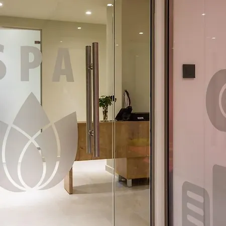 White Olive Elite 5* Laganász