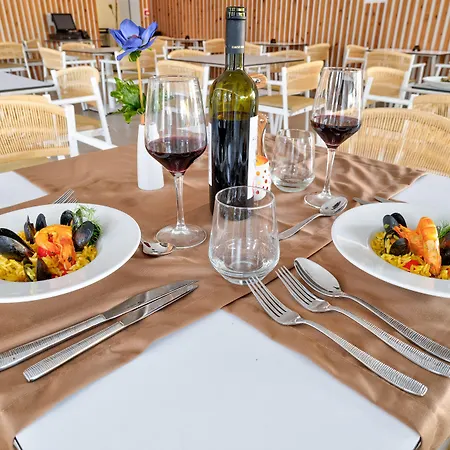 White Olive Elite 5* Laganász