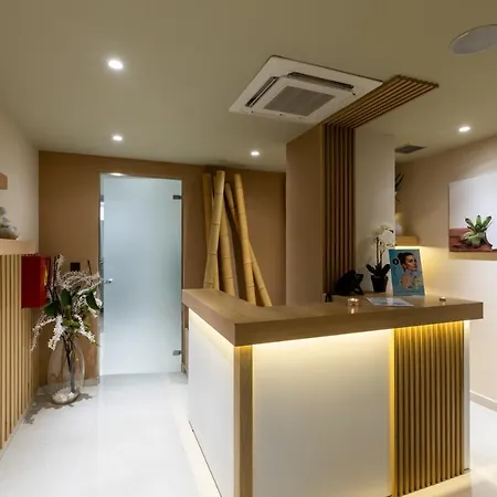 White Olive Elite Laganas