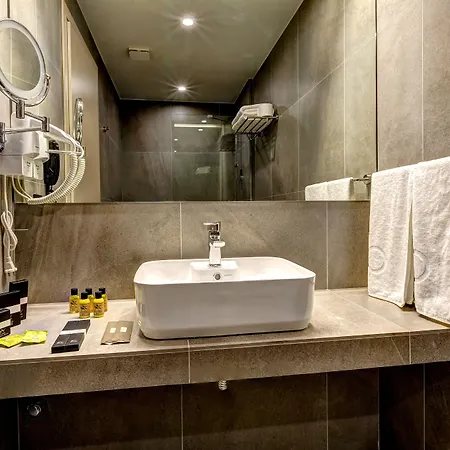 White Olive Elite Laganas