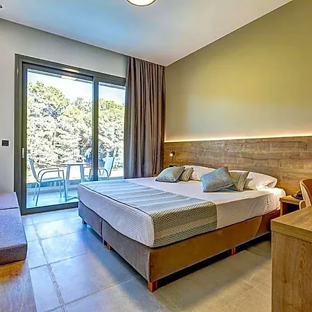 White Olive Elite 5*