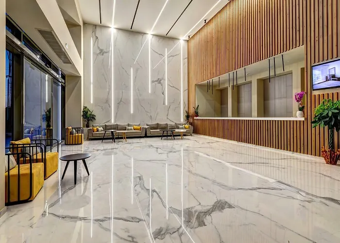 White Olive Elite Laganas